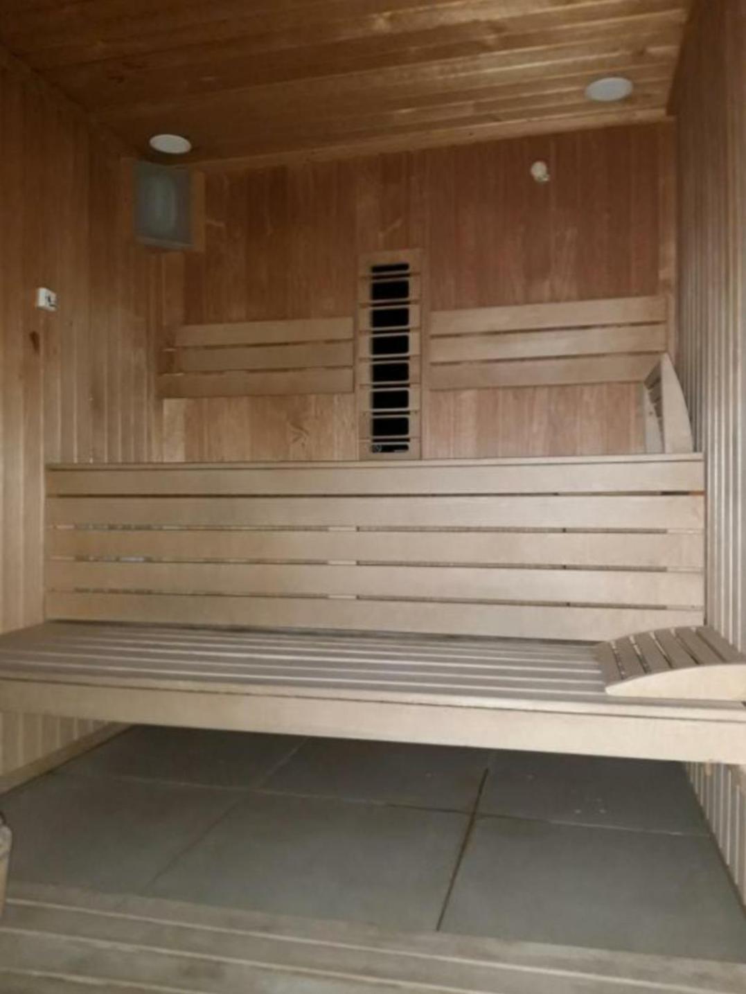 Alezzi Luxury Apartment Spa Resort Piscina Incalzita Sauna Parking Navodari Exterior photo