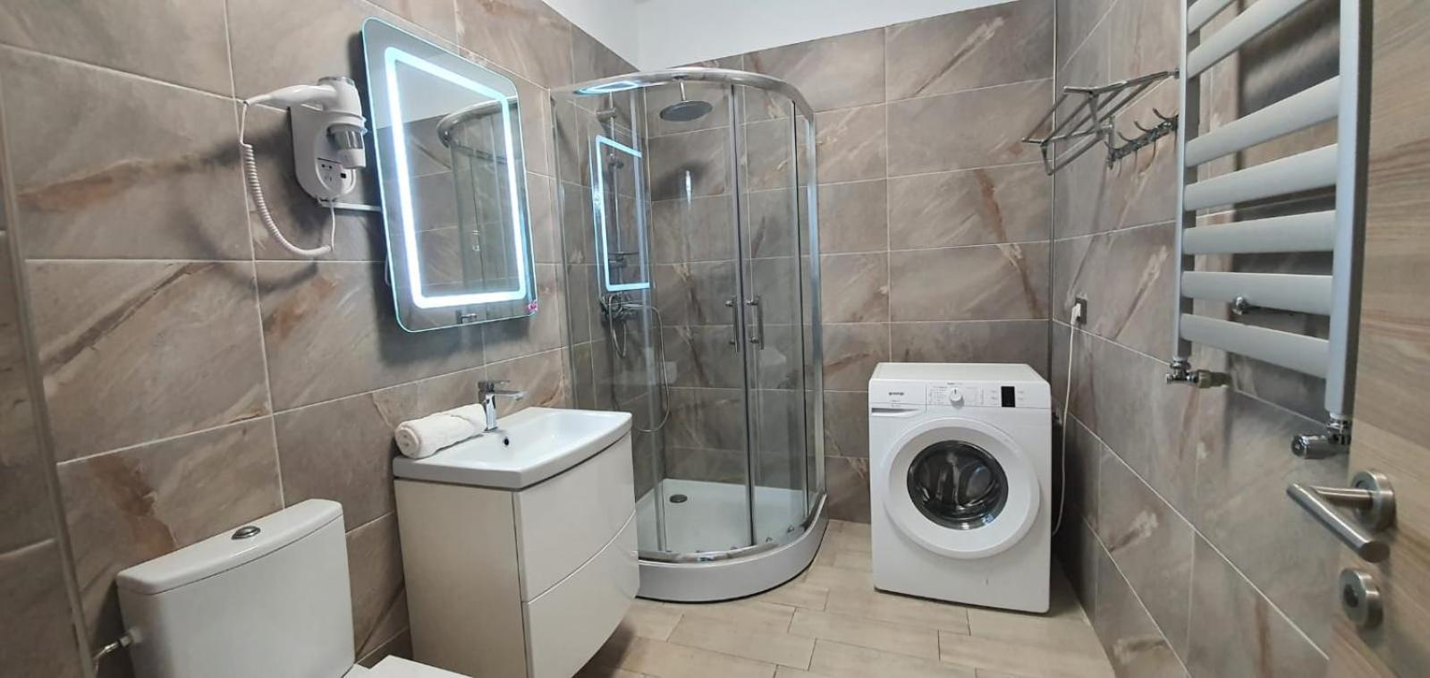 Alezzi Luxury Apartment Spa Resort Piscina Incalzita Sauna Parking Navodari Exterior photo